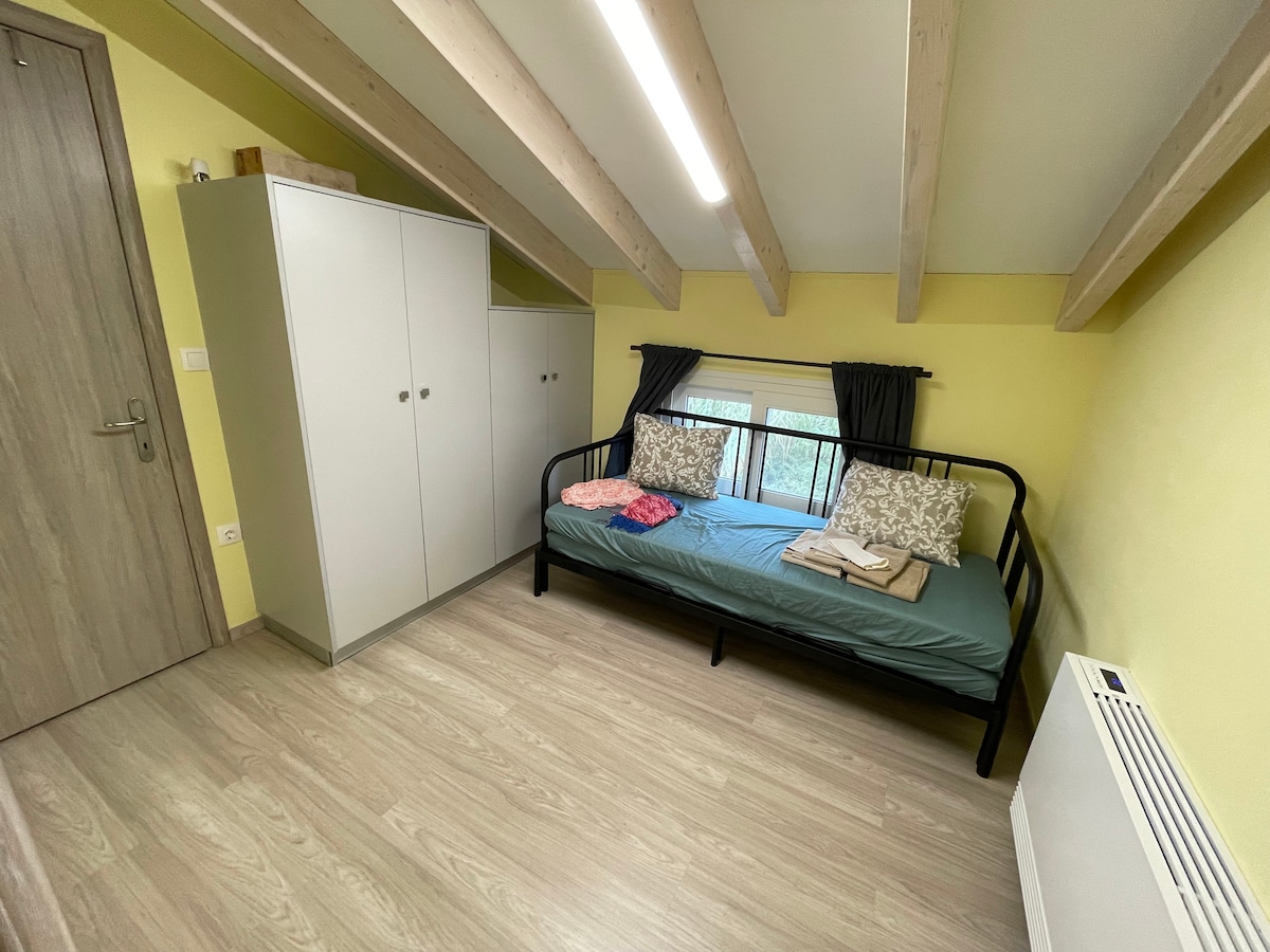 ห้องนอนเล็กตอนบน