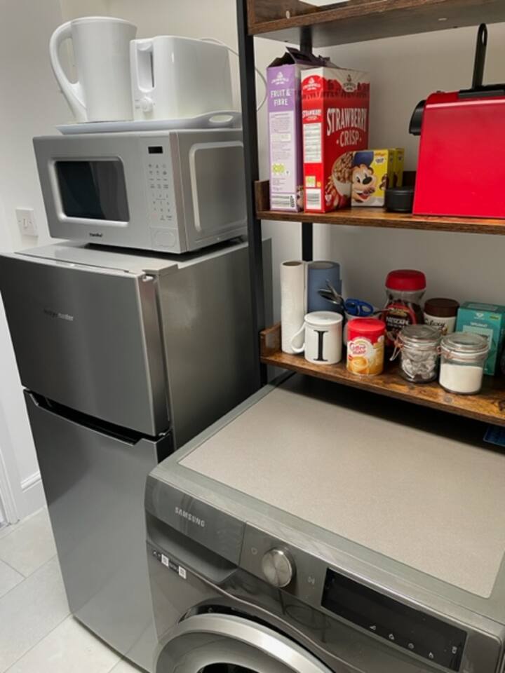 Lovely Double En-suite Bedroom Close To Amenities - Swansea