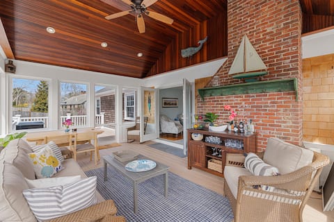 Modern, Newly Renovated, 3-bed Peach Tree House