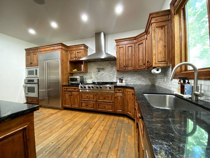 Spacious Custom Home Houses for Rent in Orem, Utah, United States