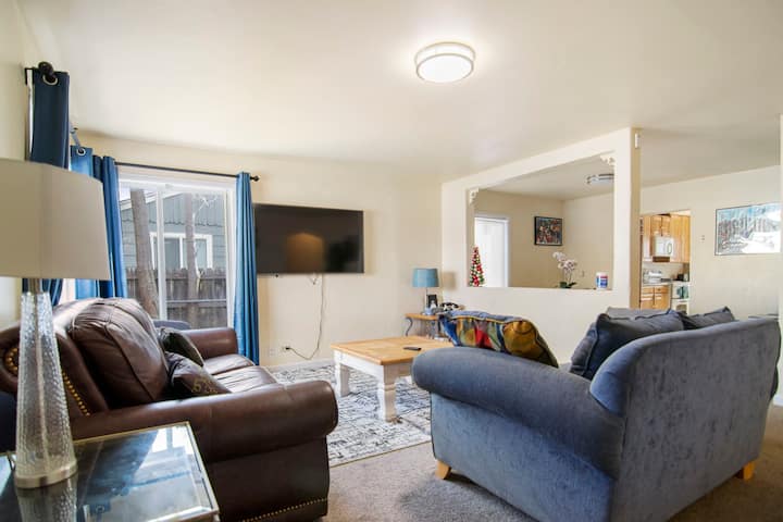 Comfortable Spacious Home 5bd/3bth Near Hospitals! - Aurora, CO