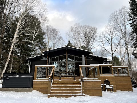 Mac's Hideaway Lakeside -3bdr/dog friendly/hot tub