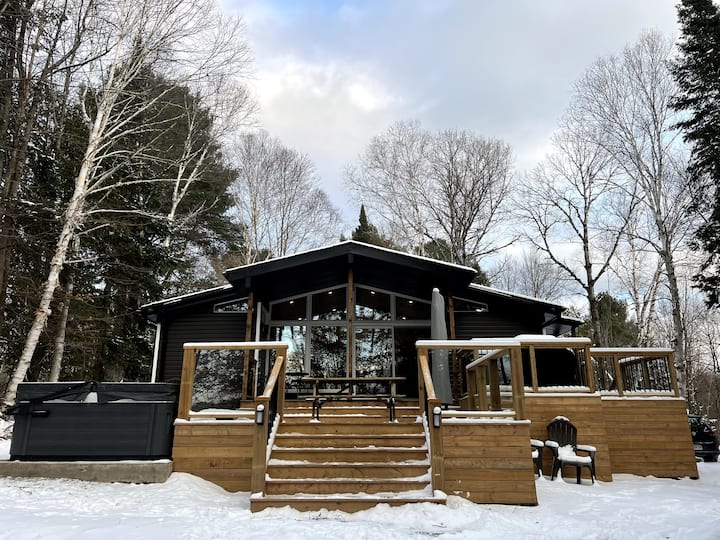 Mac's Hideaway Lakeside 3bdr/dog friendly/hot tub Cottages for Rent