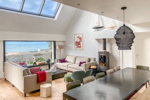 Large Architect-Designed House with Sea View
