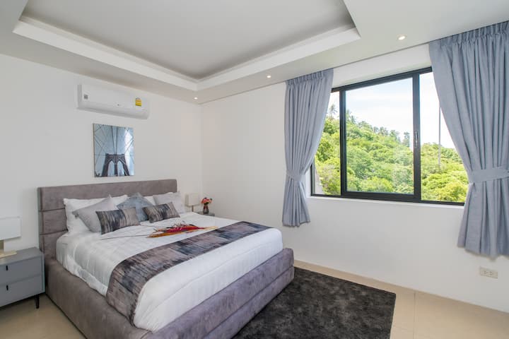 3rd bedroom with jungle view