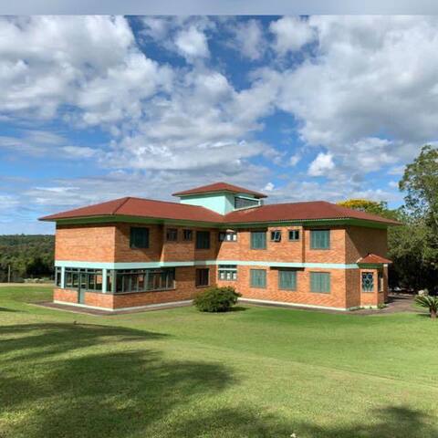 Casa de campo com área verde espetacular