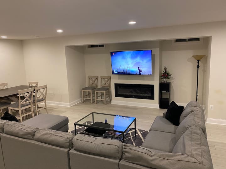 Private 1-bedroom Bsmt Apt W/ Full Kitchen & Bath - Gainesville, VA