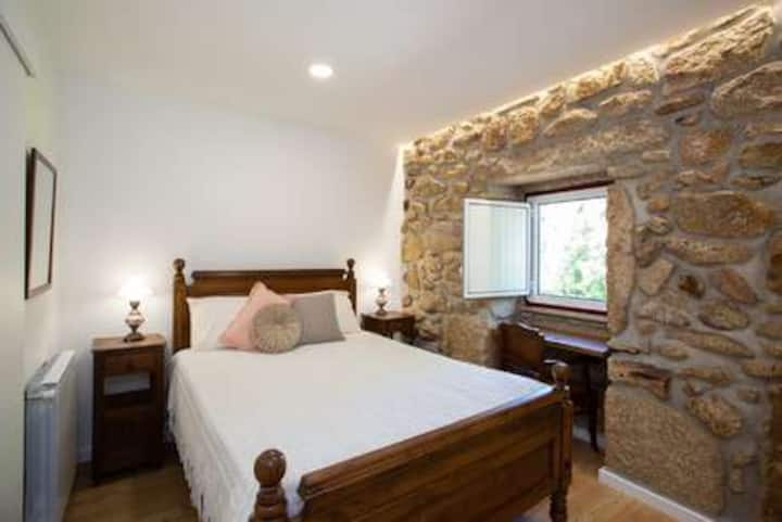 غرفة ذات إطلالة على الحديقة