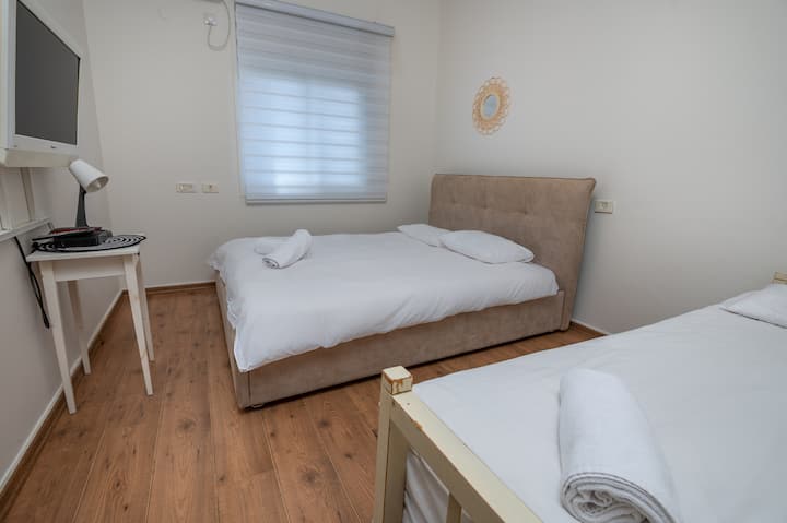 غرفة 2 في الطابق