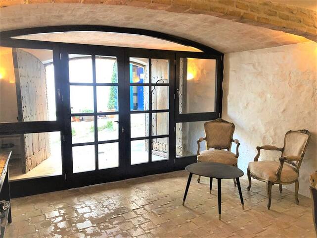 339-Casa rústica en el corazón de Cadaqués. gallery image 3