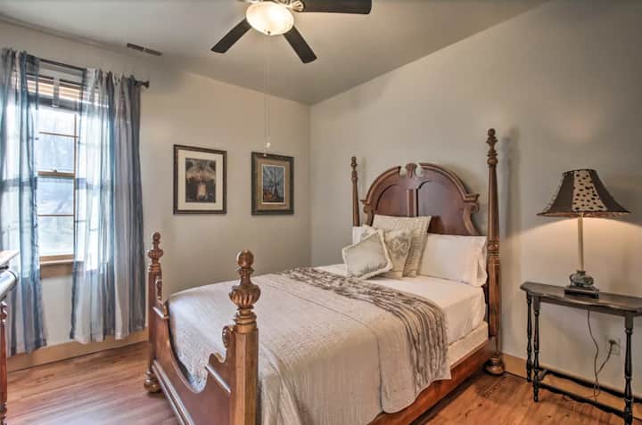 Queenslaapkamer met tv