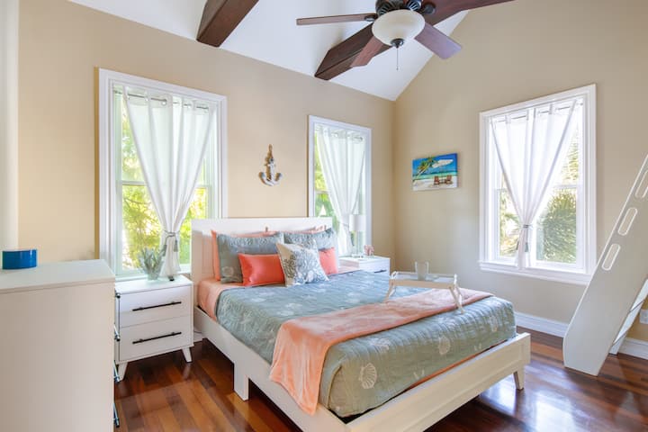 Bedroom 2 with private bathroom