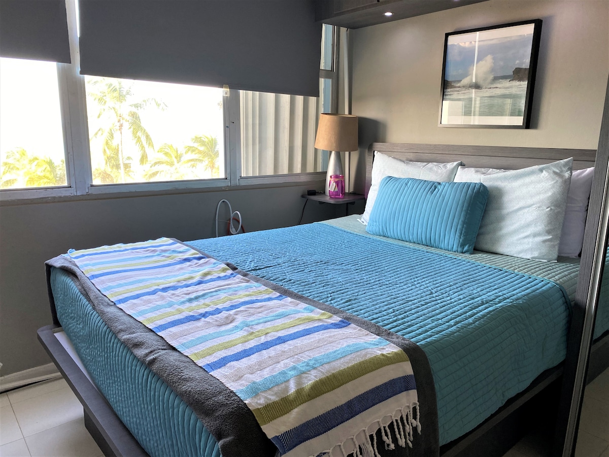 Slaapkamer heeft een prachtig uitzicht op het strand