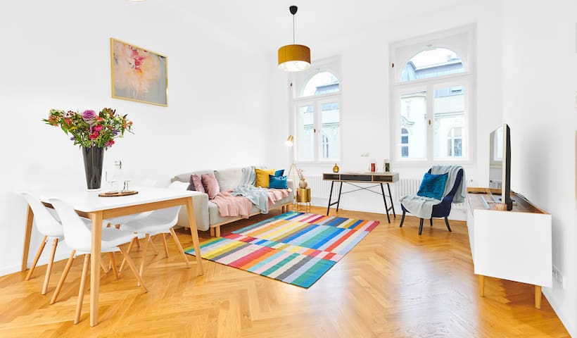 Bright Old Town 2-bedroom Apartment (5H) gallery image 2