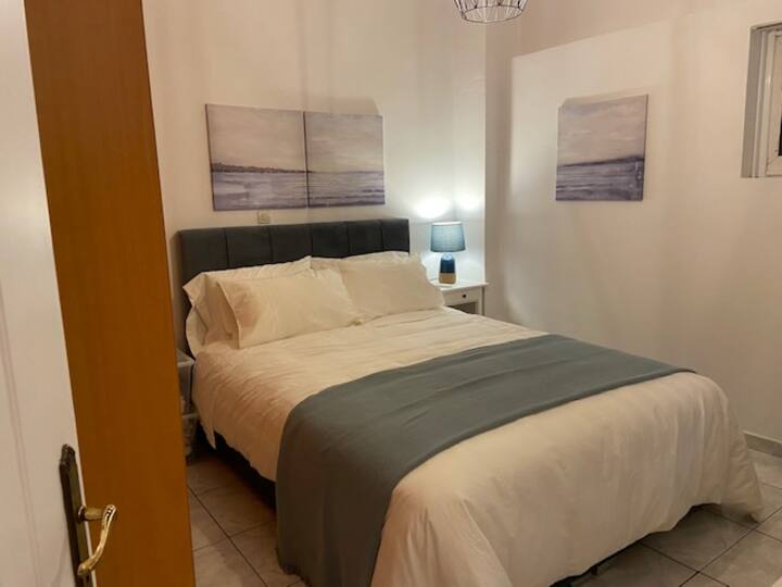 2 Bedroom Port Area Apartment on Metro Line Apartments for Rent in