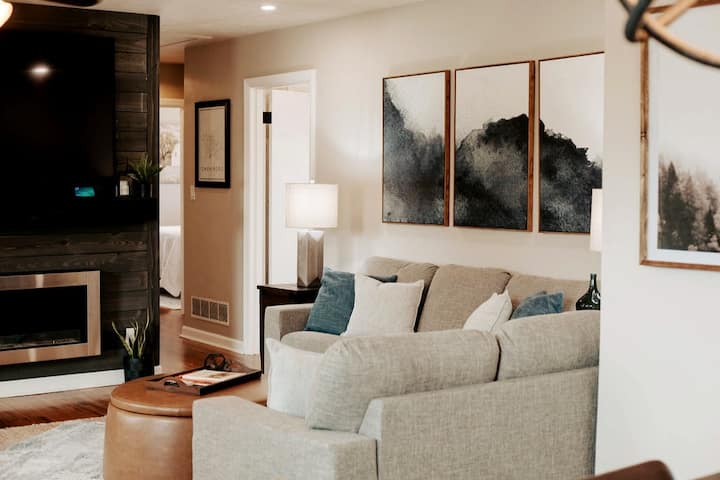 Midtown Cottage- Self Check-In & Centrally Located