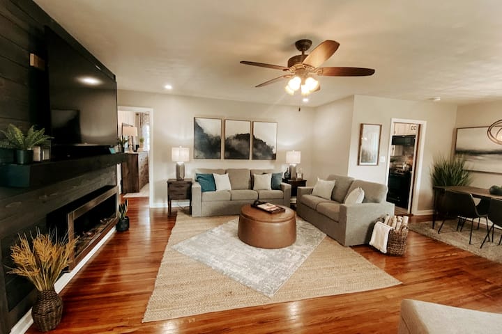 Midtown Cottage- Self Check-In & Centrally Located