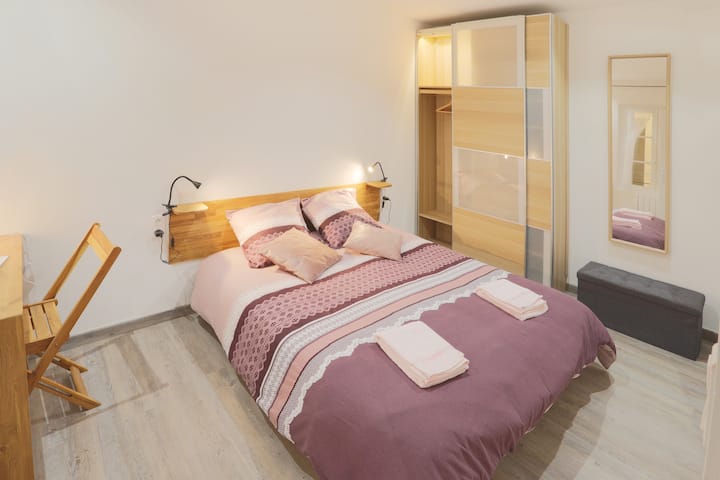 Chumba kilicho na chumba cha kuvaa