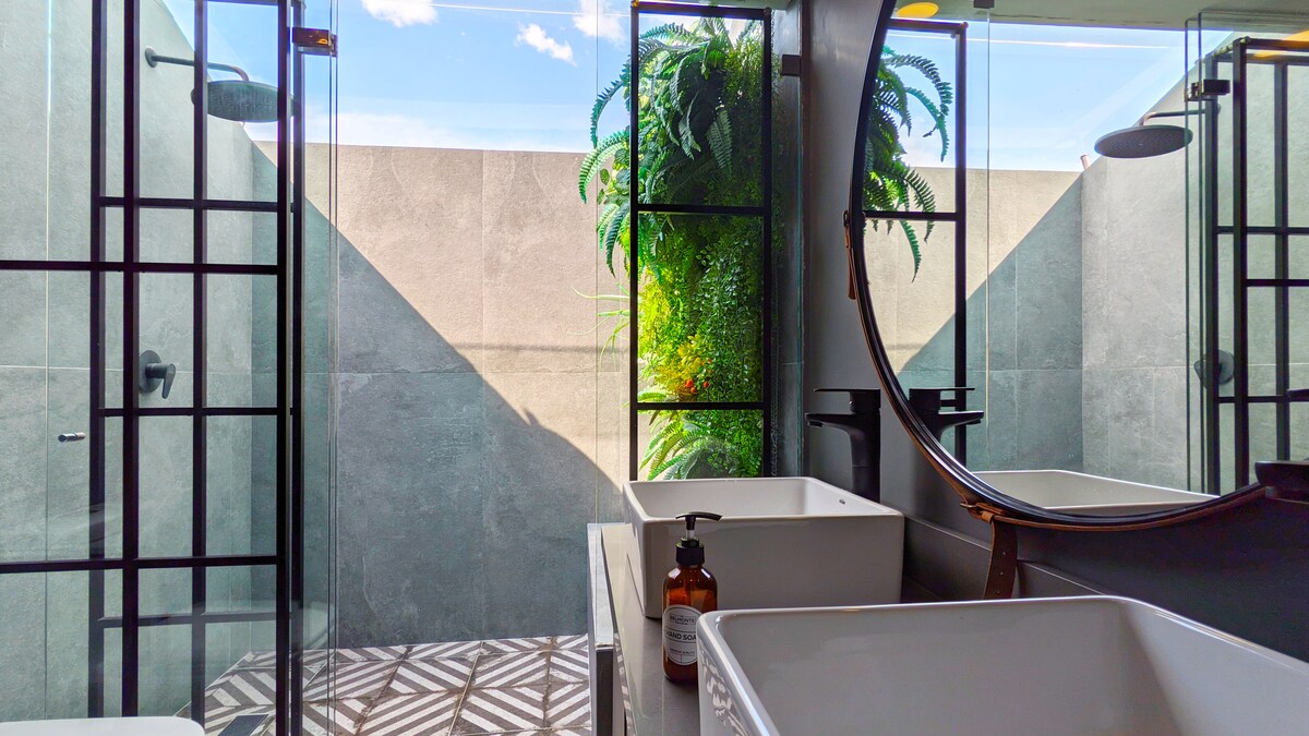 4BR Condo in Medellín — photo 1