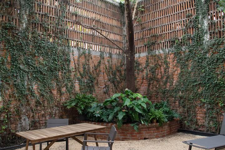 VERDE CONDESA – Depto con el mejor jardín privado gallery image 2