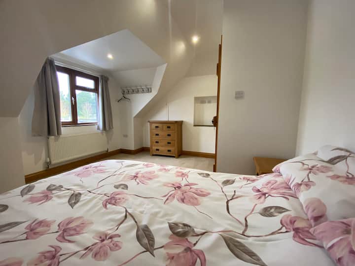 спалня 2 (на горния етаж)с двойно легло