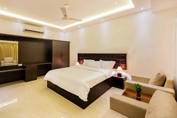Bedroom 1 image 1