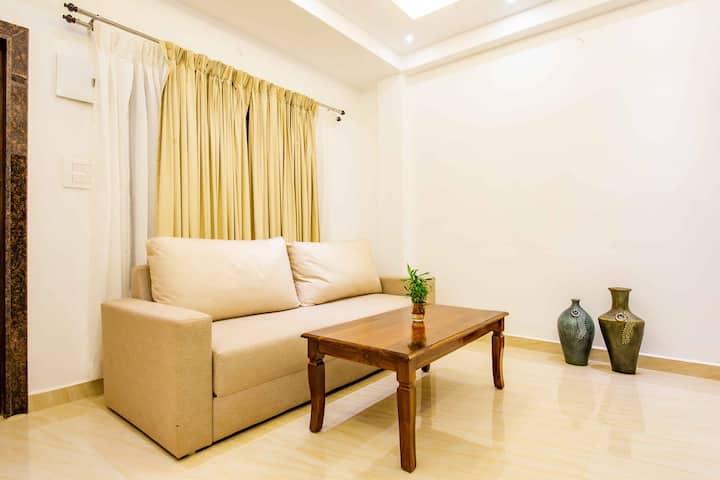 Bedroom 1 image 2