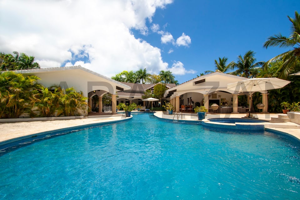 Top-earning Airbnb listing in La Romana, 8 bedrooms
