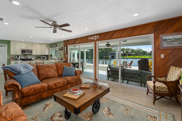 Riverfront Retreat For Family, Friends & Fishing - Homosassa, FL