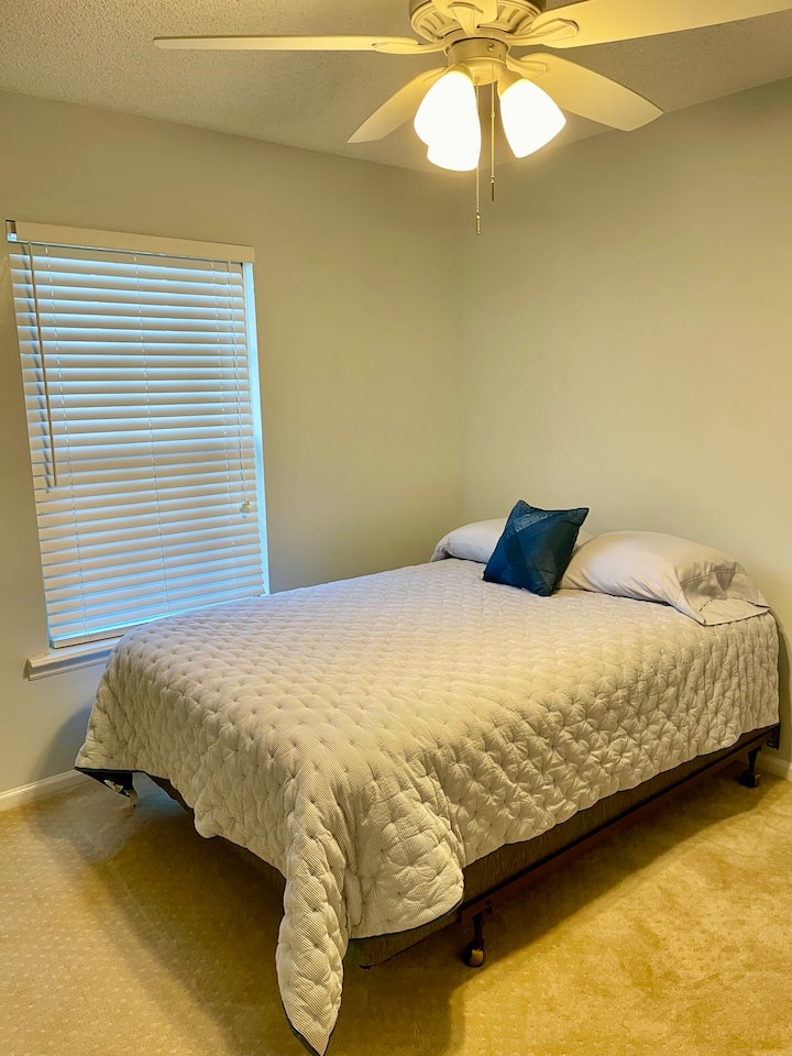 Chumba cha kulala cha pili 1 kitanda cha ukubwa kamili