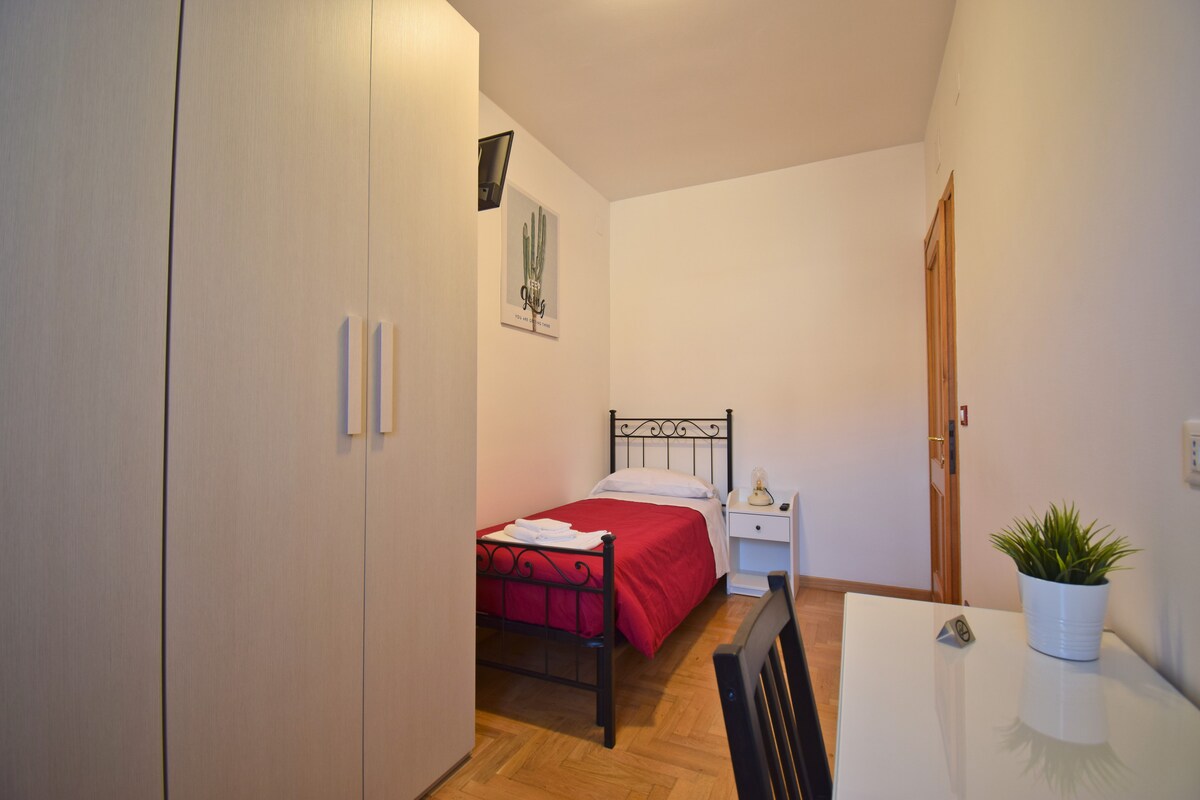 Chumba kimoja cha kulala na uwezekano wa kuongeza kitanda cha pili