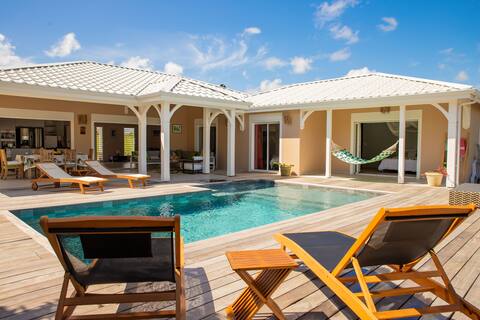 The villas of Angele,with pool,spacious and chic.