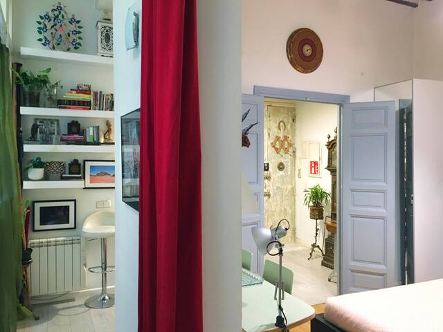 Beautiful loft in downtown Madrid gallery image 2