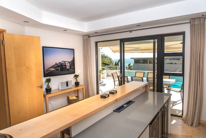 Elegant Villa Grace – Perfect Seaside Holiday Spot gallery image 3