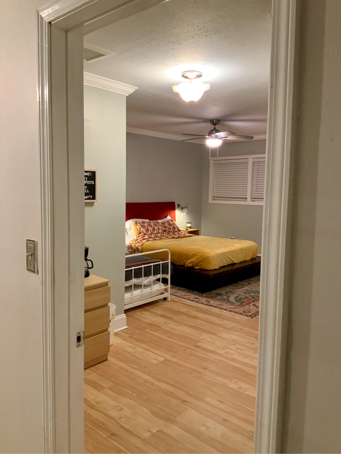 ประตูที่ล็อคได้ไปยังห้องสวีทส่วนตัวของคุณจากห้องโคลน