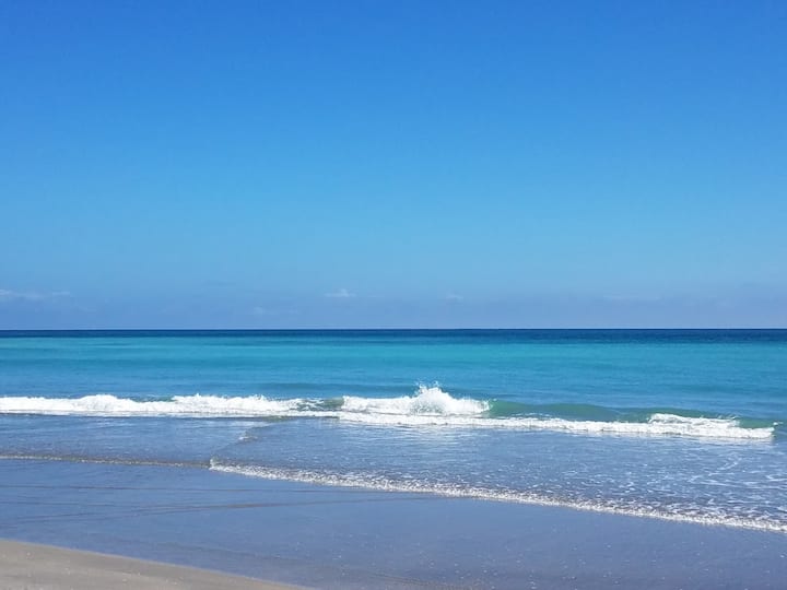 The One! Newly Renovated Groundfloor Beach/ocean Front Condo With Private Deck! - Deerfield Beach, FL