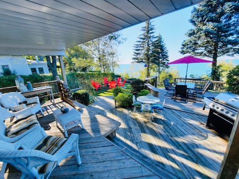 Paddles, The Beach House