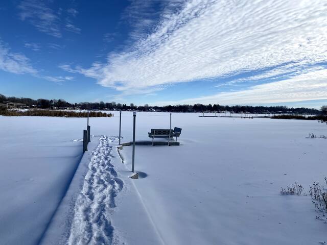 Lakefront-Firepit-snowmobile trails-ice fishing gallery image 3