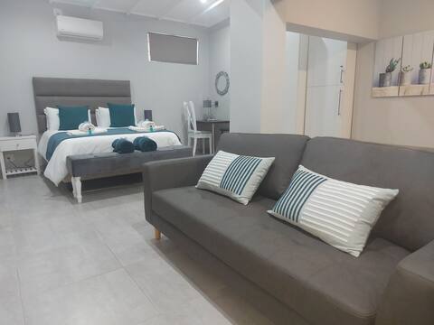 Mulberry Studio Apartment Stylish Central Tranquil