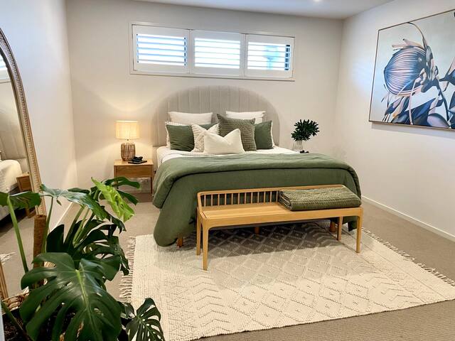 STUNNING 13th BEACH HOUSE gallery image 3