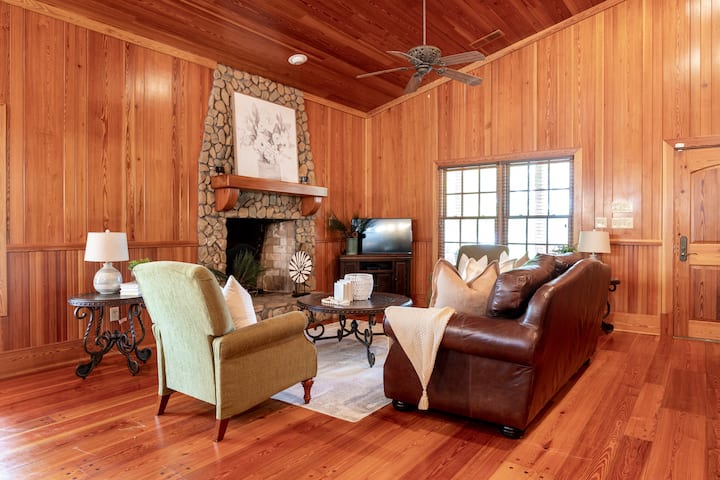 Monroe Gaines Cabin At Resora - Albany, GA
