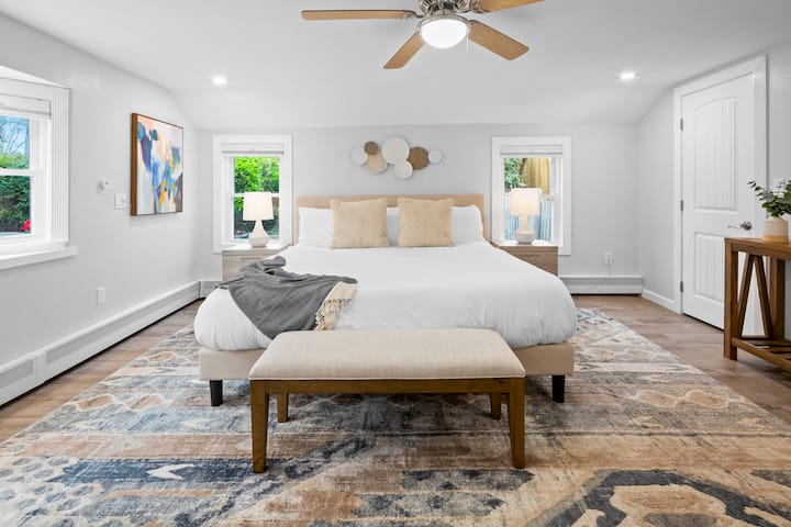 Large primary bedroom with walk-in closet and en suite bathroom. It's bigger than it looks on the photos.