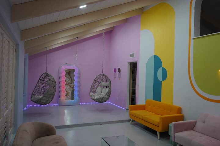 第一次入住房源时，您会感受到多么的氛围！ 我们升级了此房源，非常高兴未来的房客能看到新的细节！