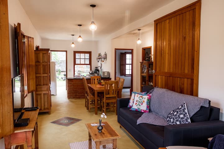 Colonial Charm: Garage, Scenic View, Pets Welcome - Tiradentes