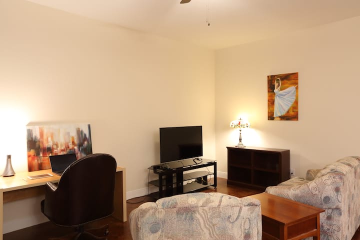 3-bedroom For 6+ People - Bastrop, TX