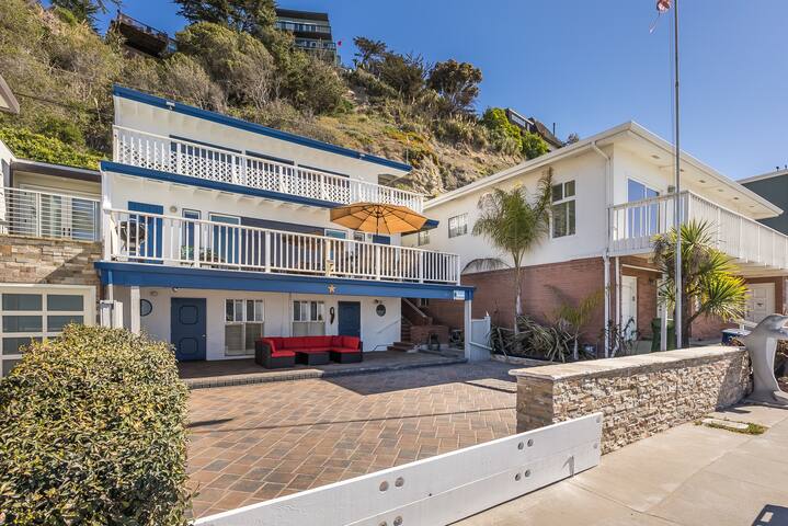 Breathtaking Beach Front House – Steps to the Sand gallery image 4