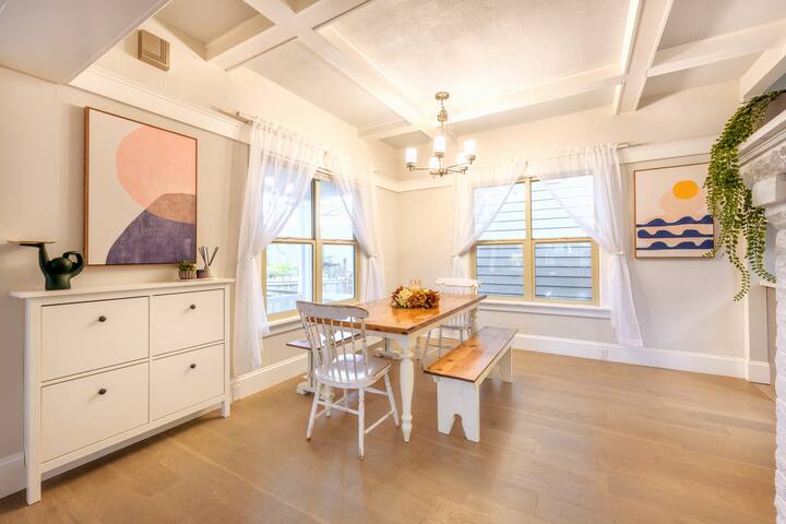 UW -Upgraded Home with 5BR/4Ba/4Parking/EV charger gallery image 3