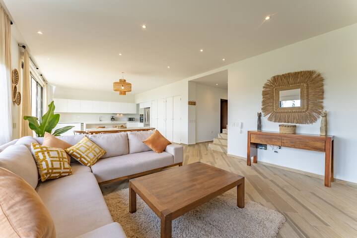 Oasis Los Amigos managed Airbnb listing 1