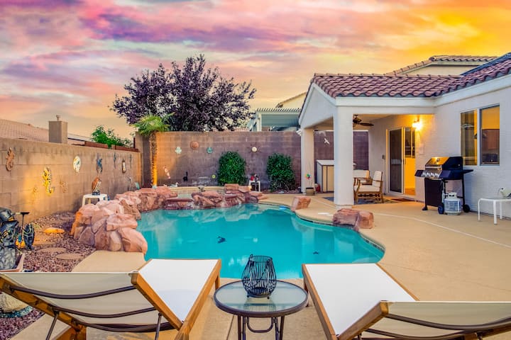 Royal Skyline -Spacious & Modern 3BR w Pool - Houses for Rent in ...