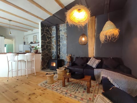 Off the grid cabin in the forest - Esencia Lodge